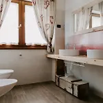 Fra Rose E Mughi