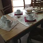 Fra Rose E Mughi
