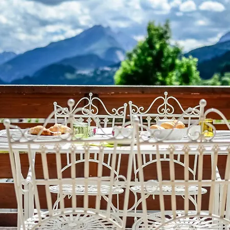 Alojamento de Acomodação e Pequeno-almoço Fra Rose E Mughi Domegge di Cadore
