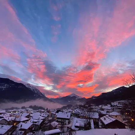 Fra Rose E Mughi Domegge di Cadore
