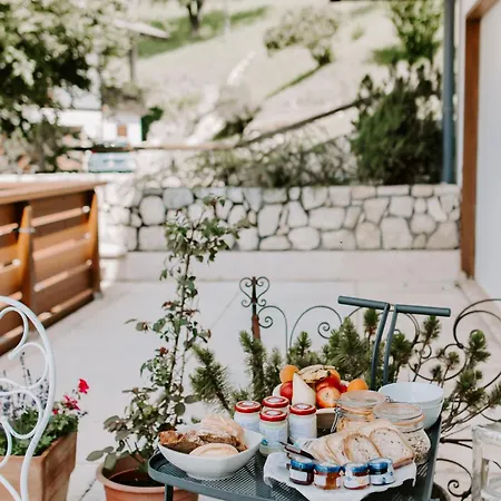 Fra Rose E Mughi Bed & Breakfast