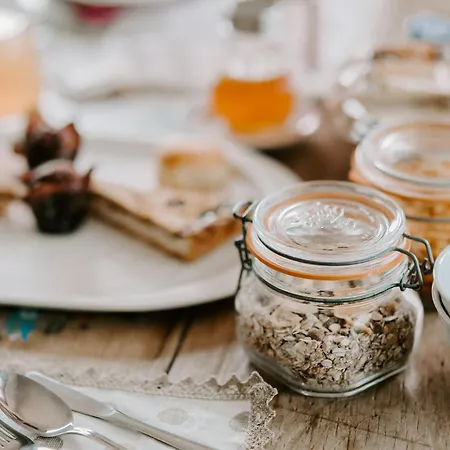 Fra Rose E Mughi B&B 도메게 디 카도레