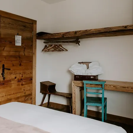 Fra Rose E Mughi B&B