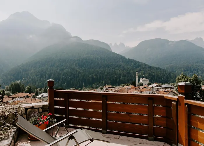 Fra Rose E Mughi Domegge di Cadore