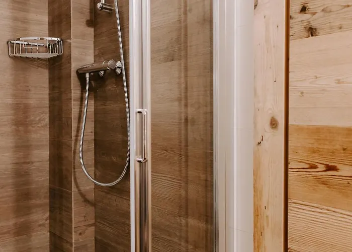 Fra Rose E Mughi 3* 多米格迪卡多雷